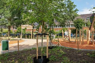 Dr. P.J.H. Cuypersplein 1 3 HILVERSUM