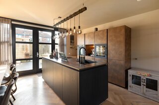 Maria Beshof 12 HILVERSUM