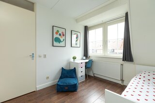Maria Beshof 32 HILVERSUM