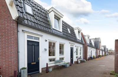 Maria Beshof 32 HILVERSUM