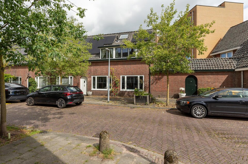 Mgr. Van de Weteringstraat 27 HILVERSUM
