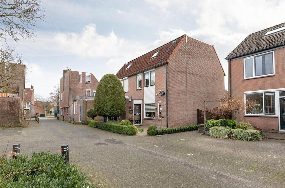 Strekdam 12 HUIZEN