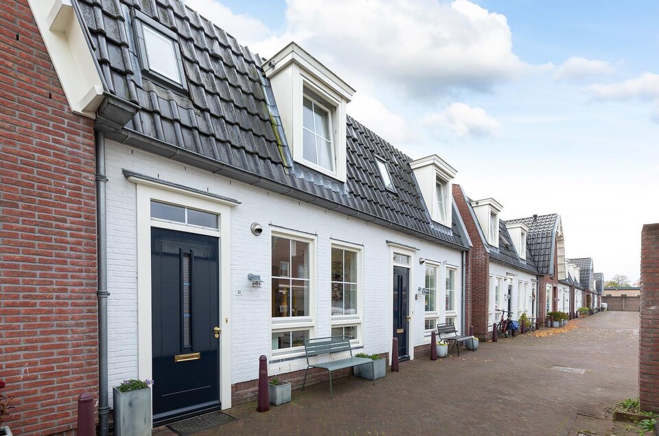 Maria Beshof 32 HILVERSUM